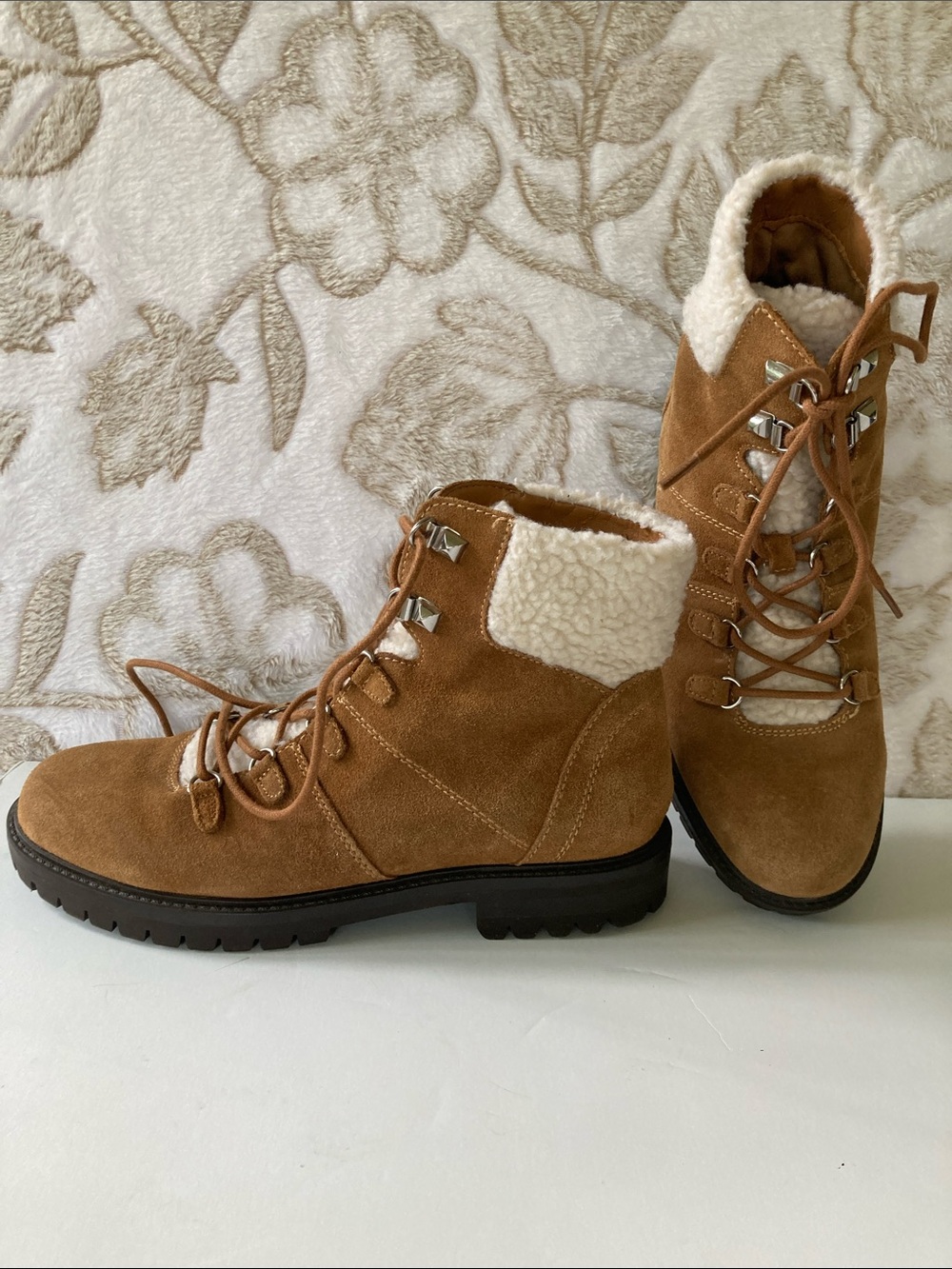 MARC FISHER Tan Suede Lace-Up Hiker Boots With Sherpa Fur Size 8